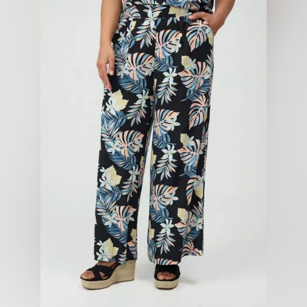 torrid Challis High Rise Black Tropical Floral Wide Leg Pants